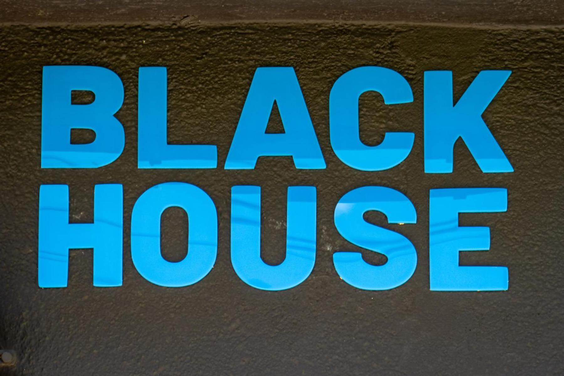 Black House Sorprendente Casa Estilo Industrial 奥洛特 外观 照片