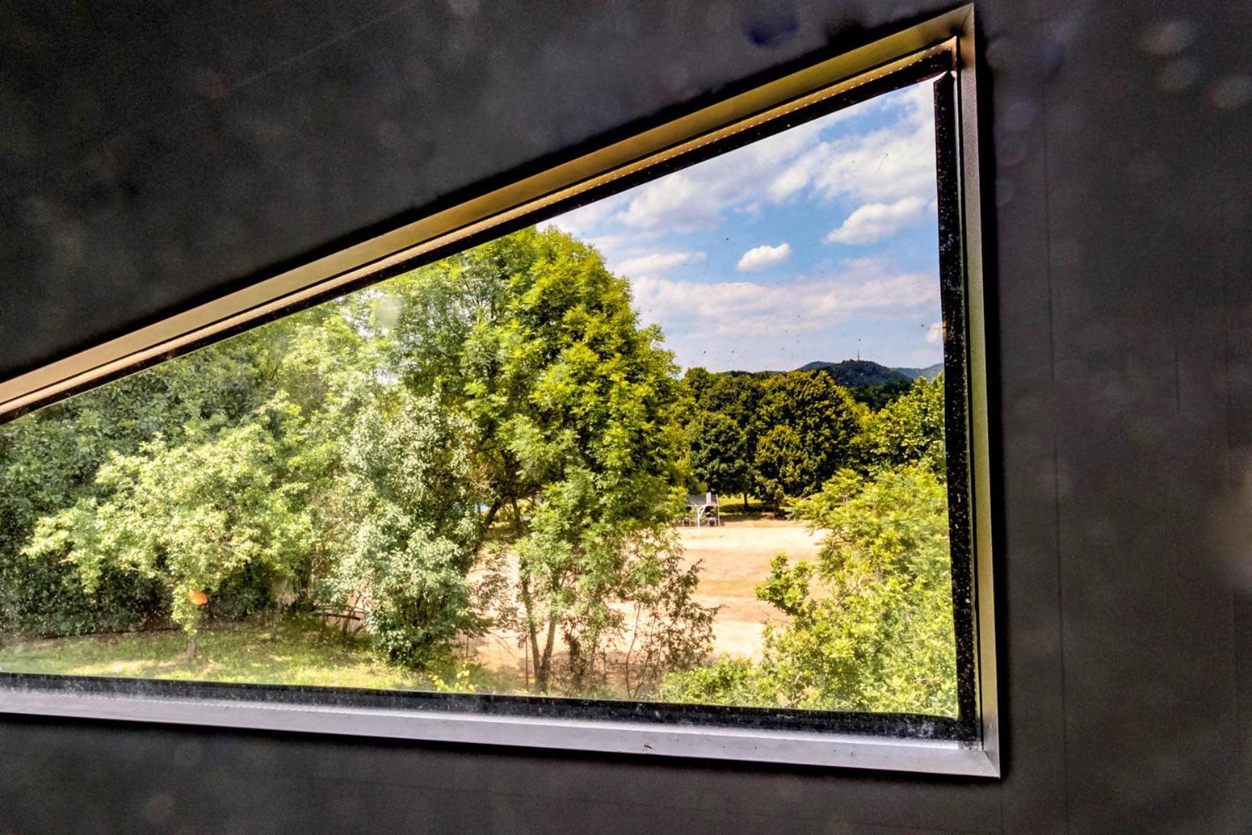 Black House Sorprendente Casa Estilo Industrial 奥洛特 外观 照片