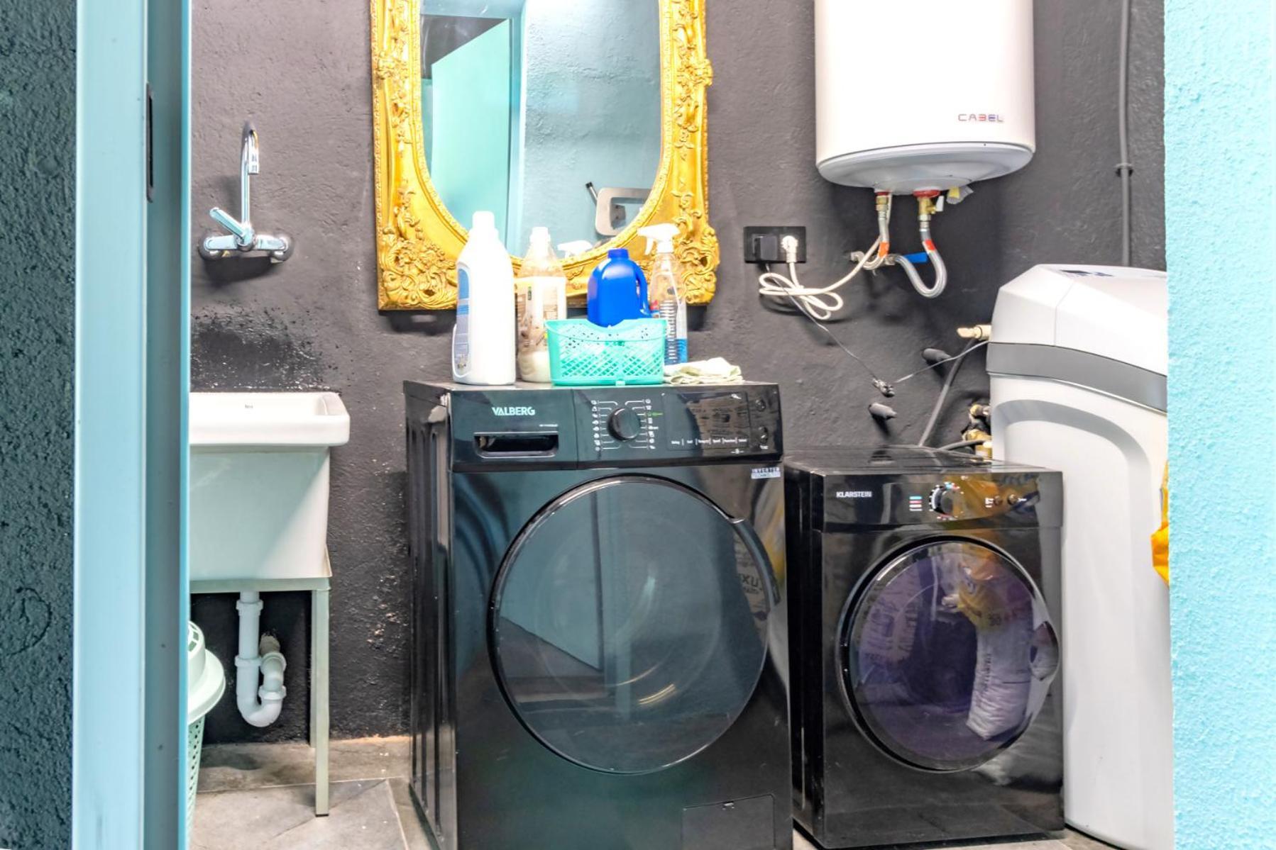 Black House Sorprendente Casa Estilo Industrial 奥洛特 外观 照片
