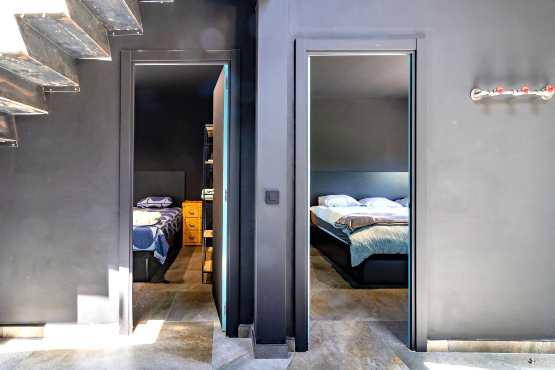 Black House Sorprendente Casa Estilo Industrial 奥洛特 外观 照片