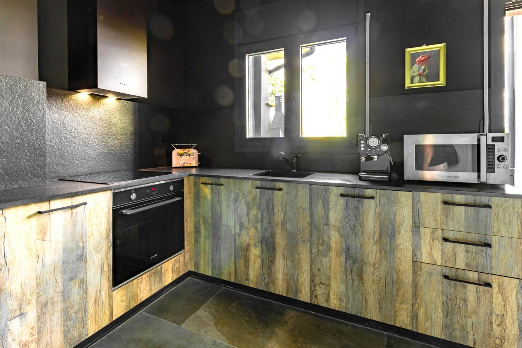 Black House Sorprendente Casa Estilo Industrial 奥洛特 外观 照片