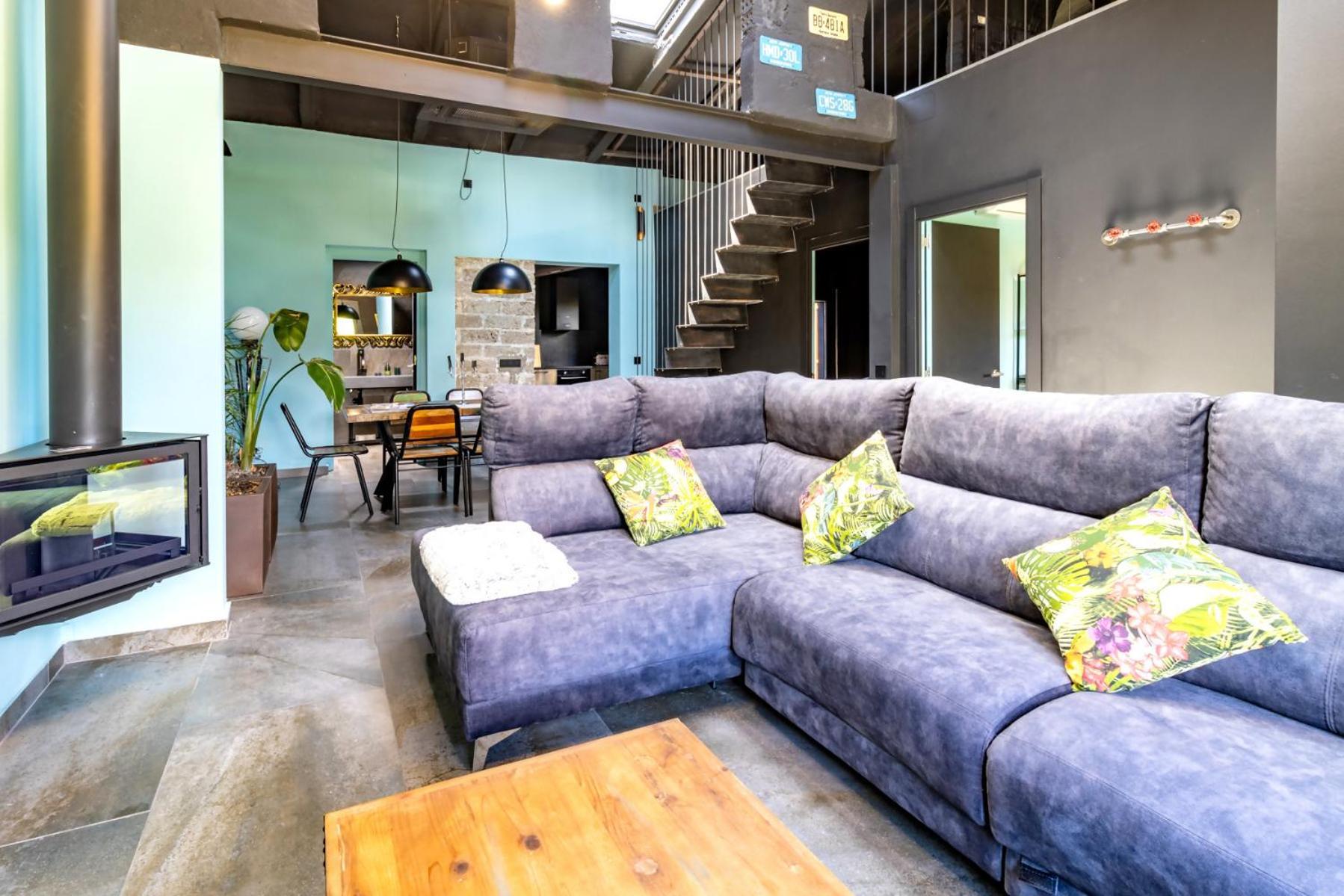Black House Sorprendente Casa Estilo Industrial 奥洛特 外观 照片