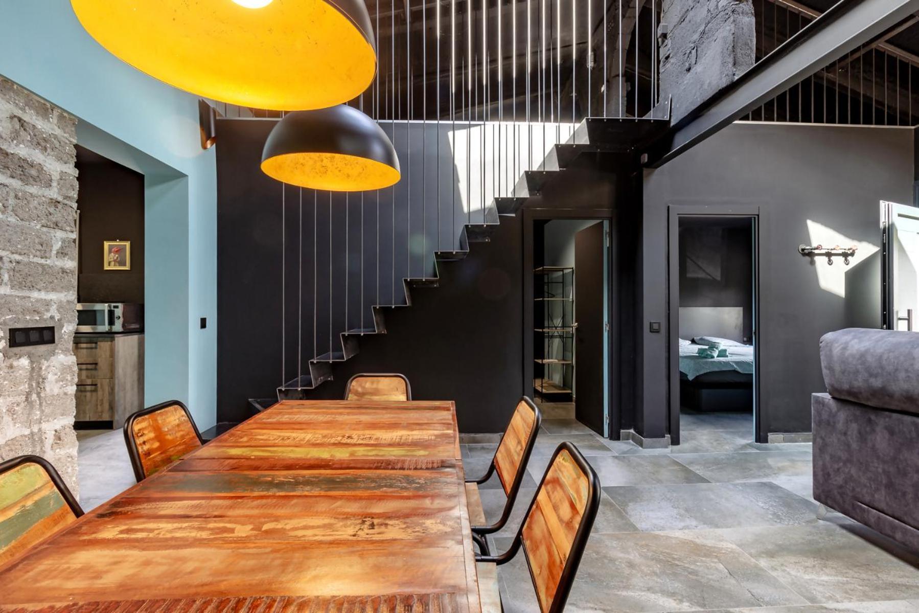 Black House Sorprendente Casa Estilo Industrial 奥洛特 外观 照片